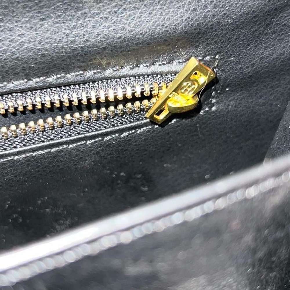 Black crossbody - Picture 5 of 10